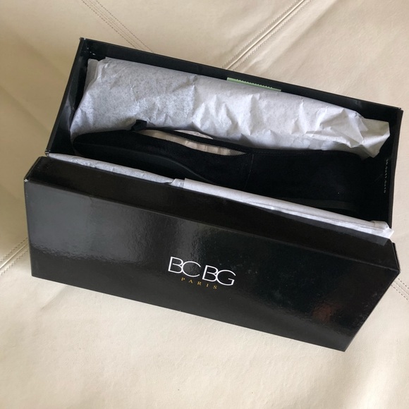 BCBG Black Vegan Suede Flats NIB - Picture 6 of 6